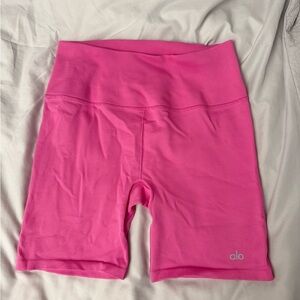 ALO Yoga Pink Shorts 5” medium